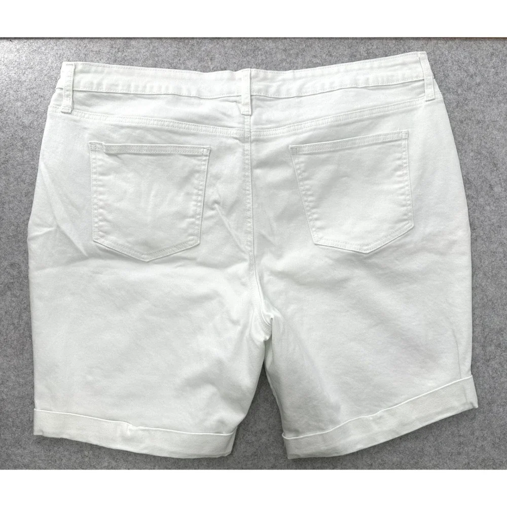 Style & Co. Bermuda Shorts White Denim Cuffed High Rise 5-Pocket Women's 22W